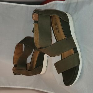 Comfortiva Olive Wedge Memory Foam Leather Shoes Size 8 WIDE